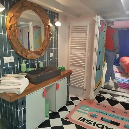 Retro 80s 90s Grande Baignoire Et Jardin كليرمونت-فيراند